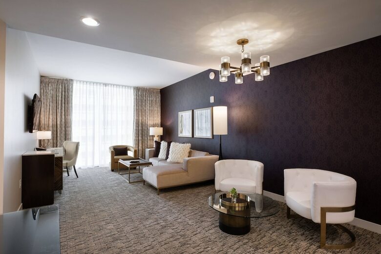 Ambassador Hotel Kansas City, Autograph Collection