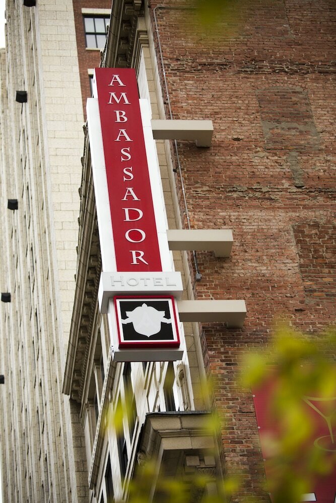 Ambassador Hotel Kansas City, Autograph Collection