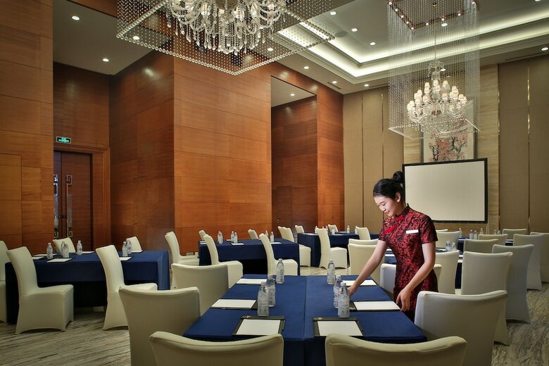 Hotel Intercontinental Sancha Lake