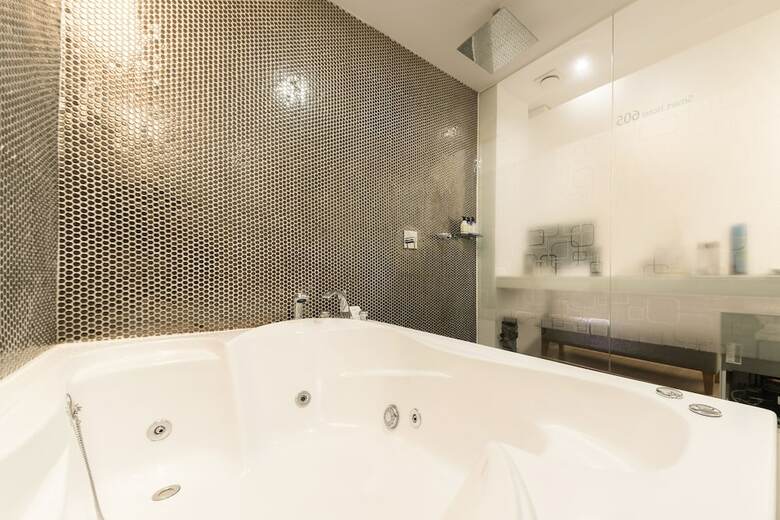 Smart Tourist Hotel