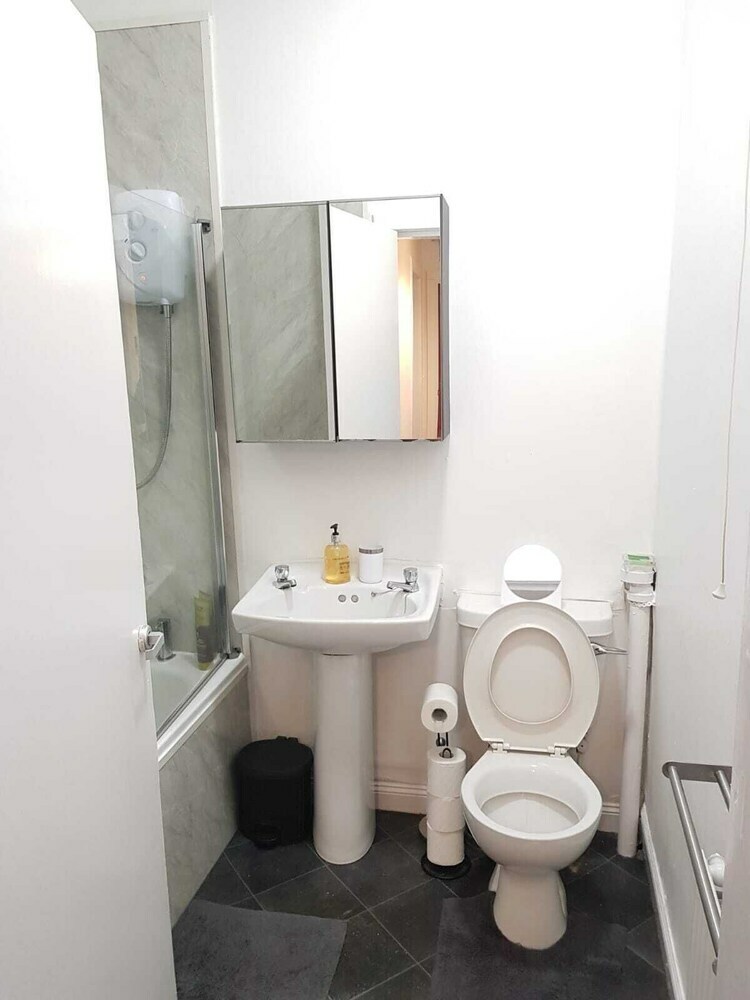 Apartamento Convenient, Clean And Comfortable Flat #2