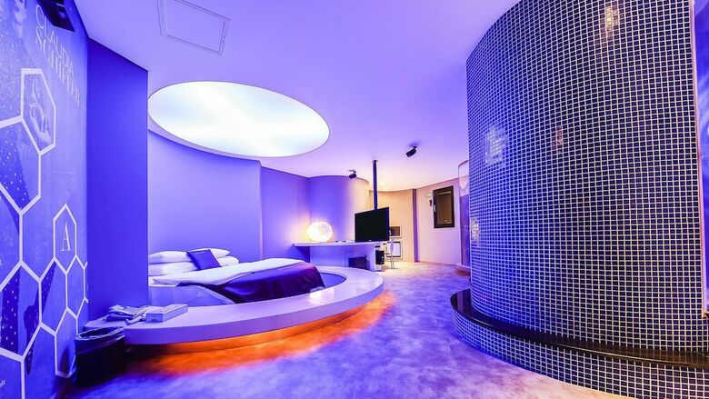 Hotel On
