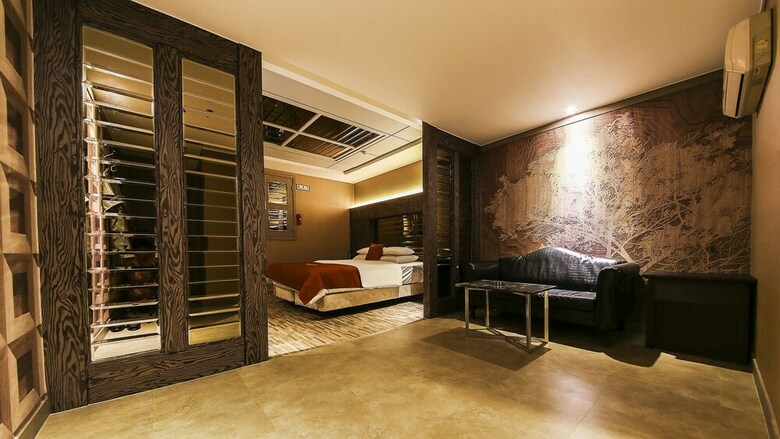 Hotel On