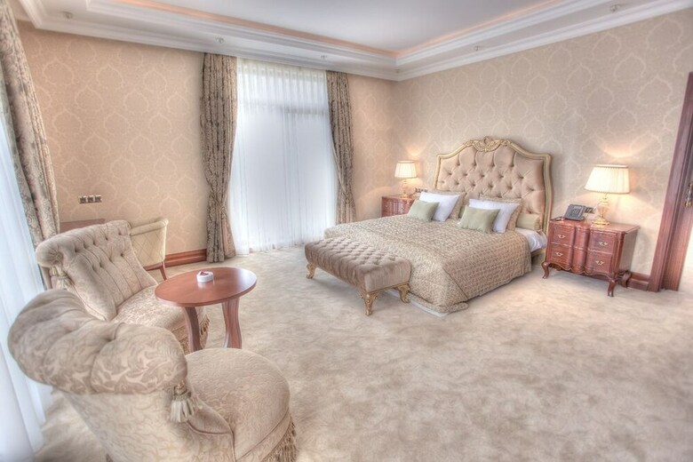 Lake Palace Hotel