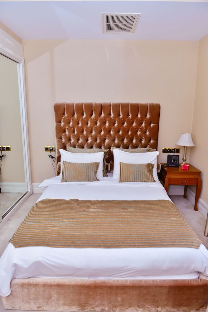 Lake Palace Hotel