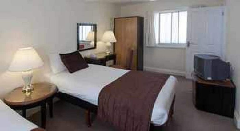 Russ Hill Hotel