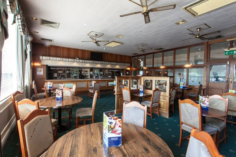 Russ Hill Hotel