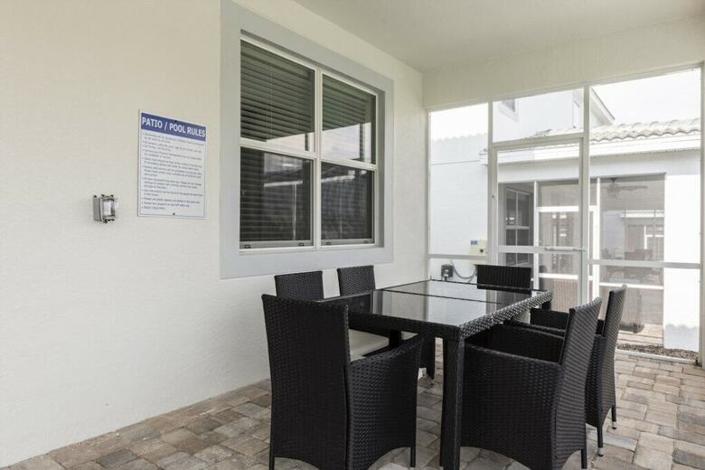 Champions Gate 1654 - Eight Bedroom Pool Home