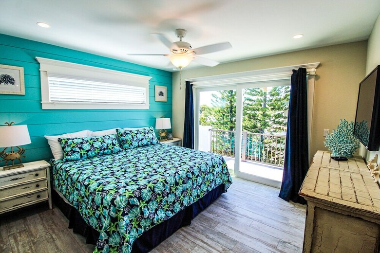 Portside Paradise