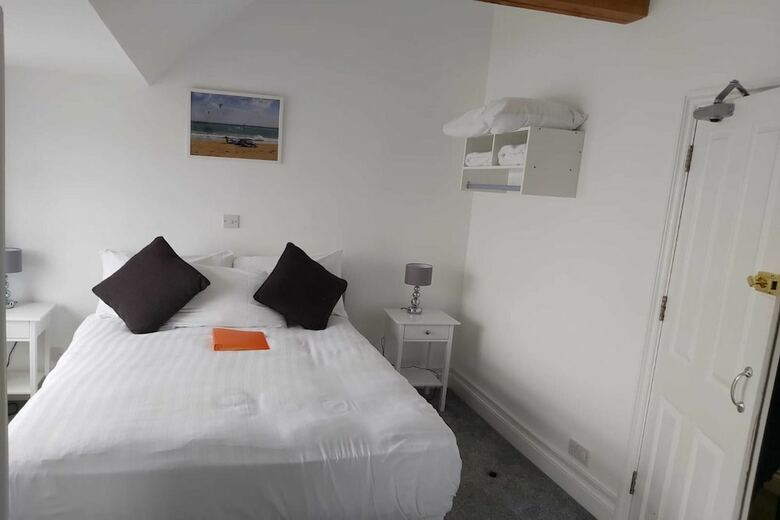 Oyo The Pier Hotel