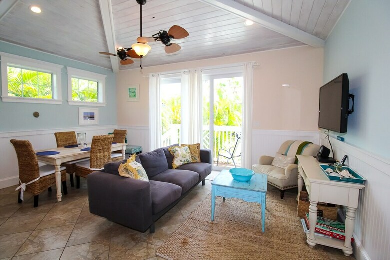Villa Sea Glass Retreat
