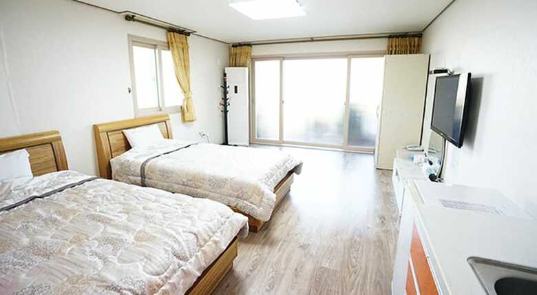 Jeju Evada Pension