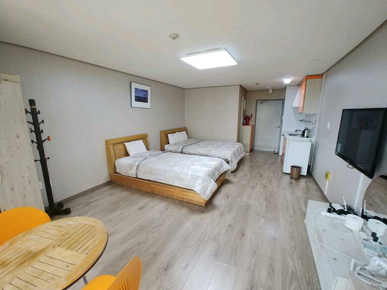 Jeju Evada Pension
