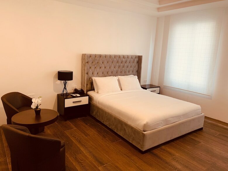 La Fontana Hotel
