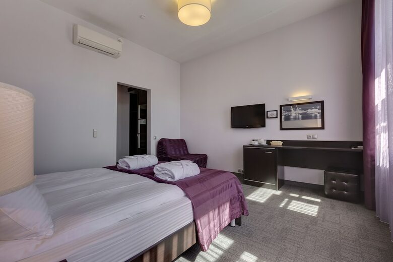 Mary Hotel