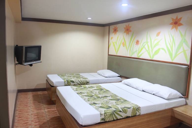 Pinoy Pamilya Hotel