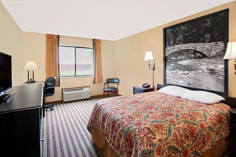 Hotel Super 8 By Wyndham Iowa Falls