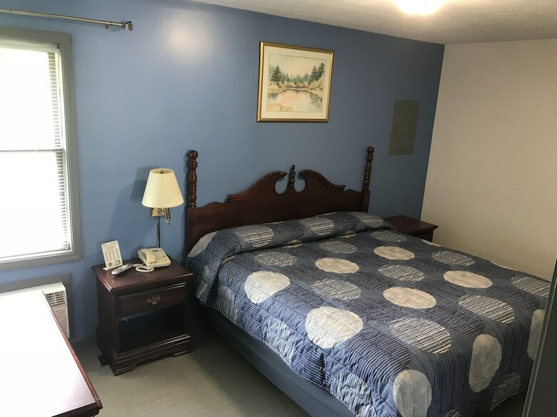 Motel Travelers Inn And Suites