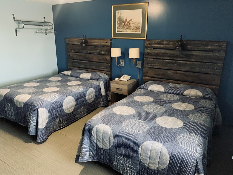Motel Travelers Inn And Suites