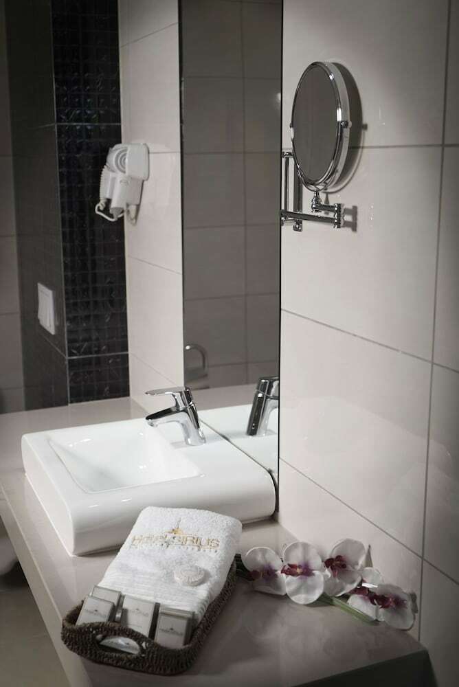 Hotel Sirius