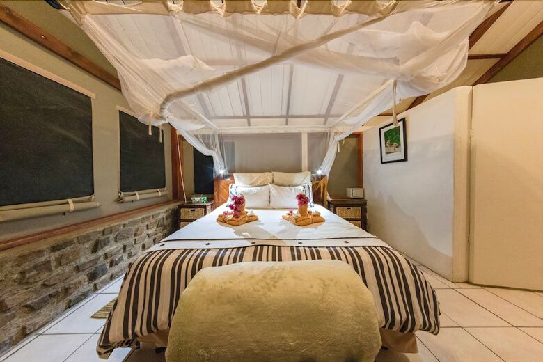 Posada Kunene River Lodge