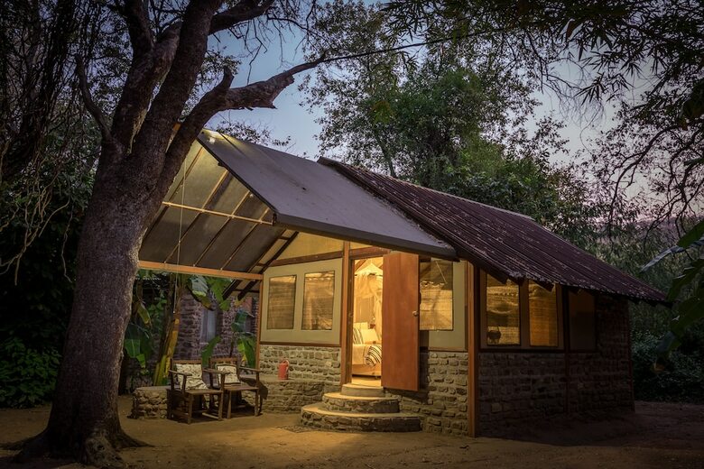 Posada Kunene River Lodge