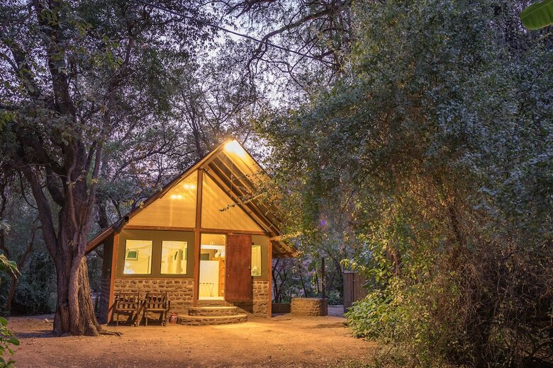 Posada Kunene River Lodge