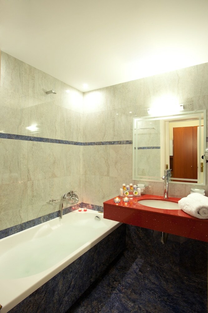 Agelia Beach Hotel