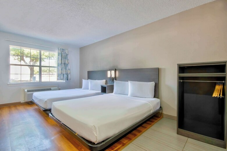 Motel Studio 6 Austin, Tx - Midtown
