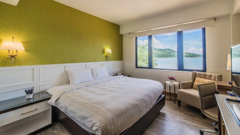 Hotel Silvermine Beach Resort