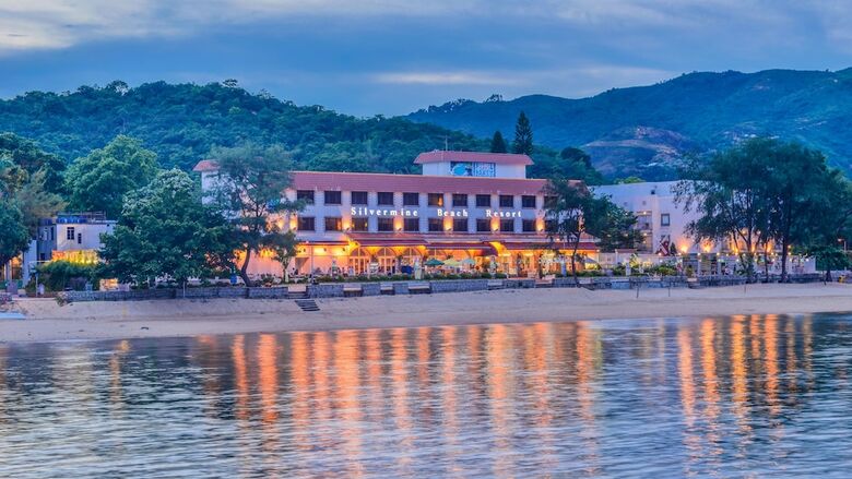 Hotel Silvermine Beach Resort