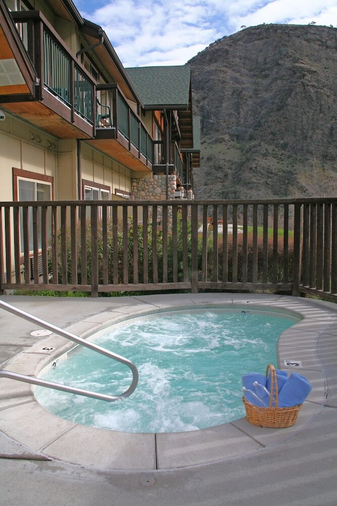 Hotel Salmon Rapids Lodge