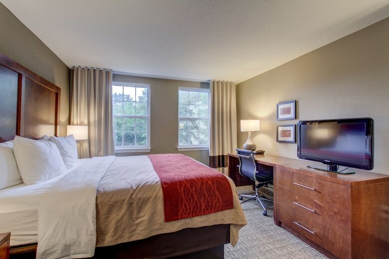 Hotel Comfort Inn & Suites