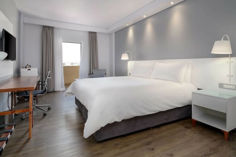 Protea Hotel By Marriott Roodepoort