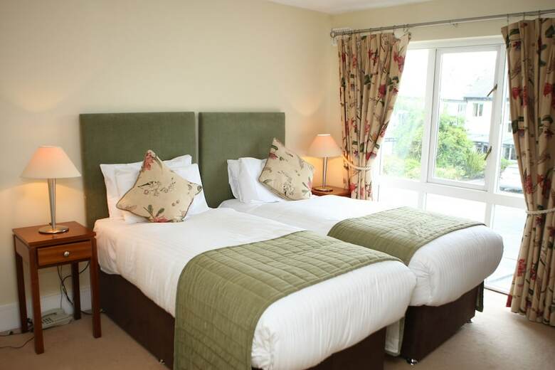 Castle Oaks House Hotel