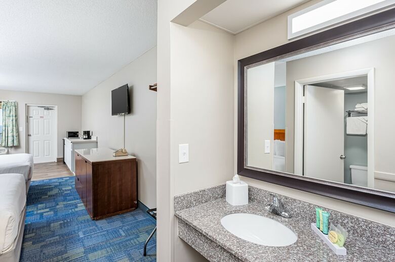 Hotel Bikini Beach Resort