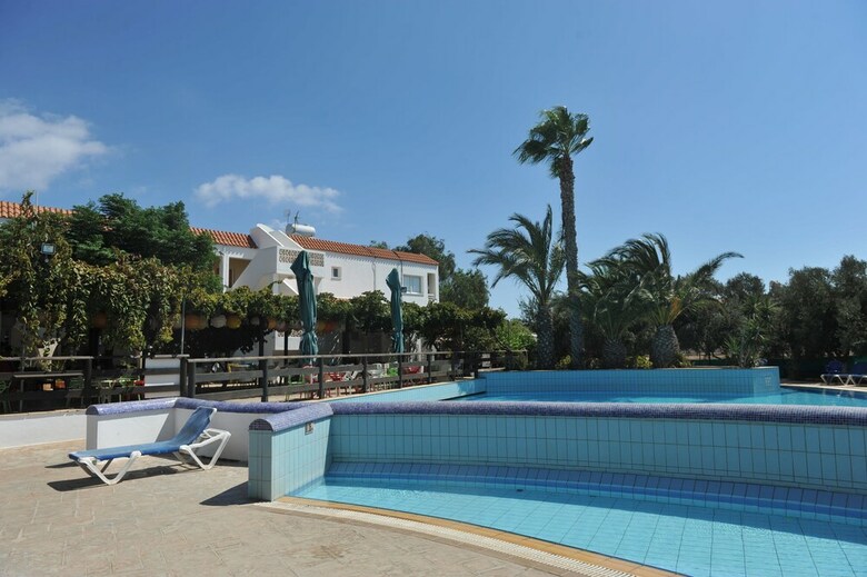 Aparthotel Captain Karas Holiday Apartments