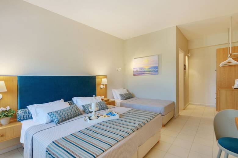 Dolphin Bay Hotel