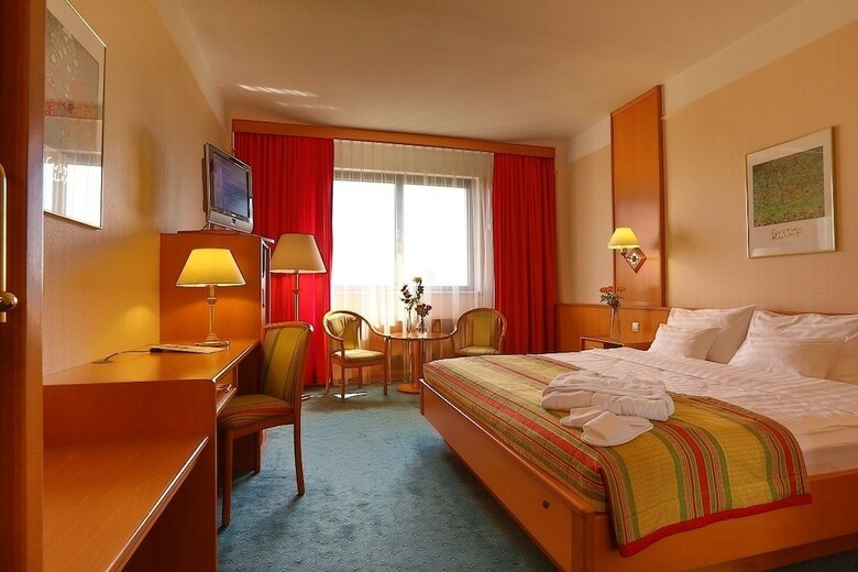Atrium Palace Hotel