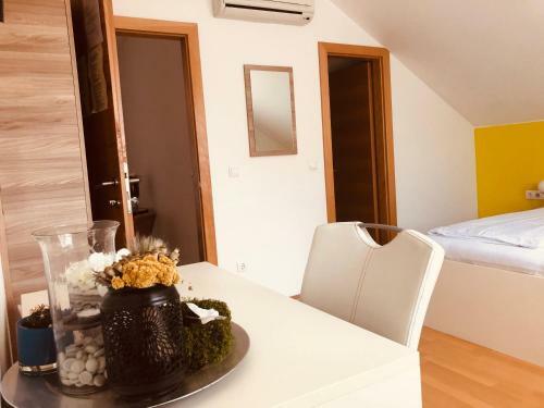 Hostal Rooms Jana