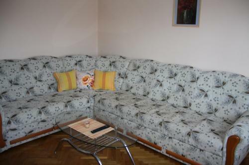 Apartment Ante