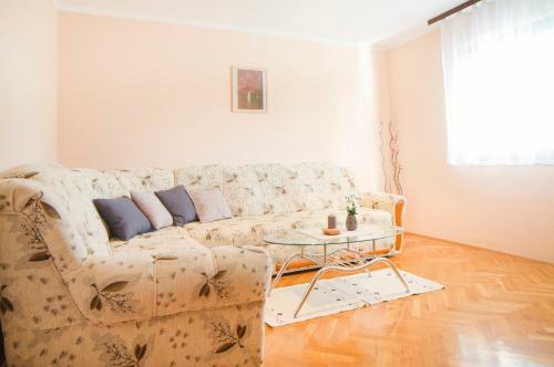 Apartment Ante