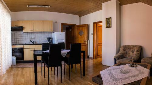 Apartment Pavle?i?