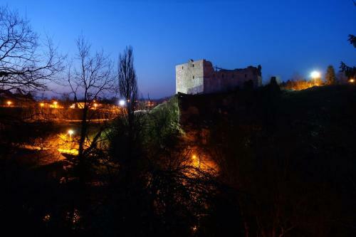 Hostal Rooms Modru?an