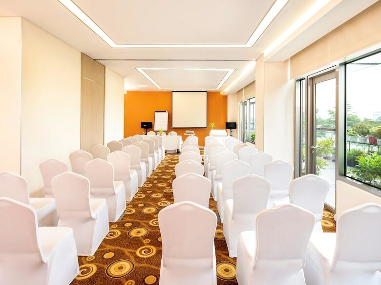 Hotel Ibis Saigon South