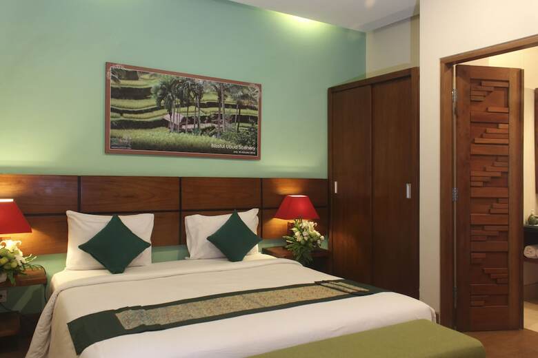 Hotel The Green Zhurga Suites