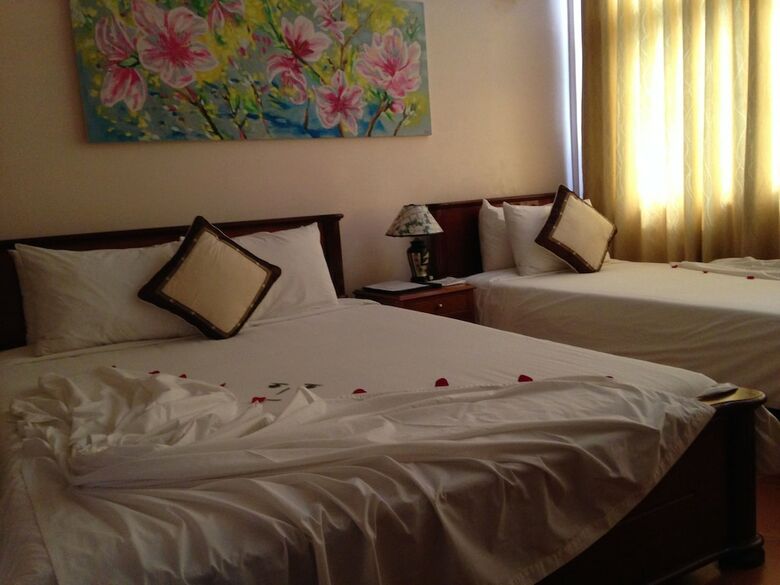Holiday Diamond Hotel