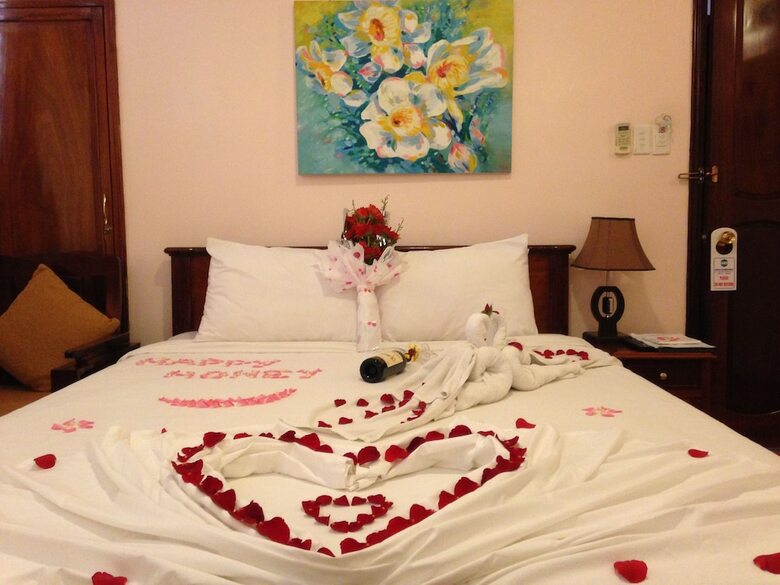 Holiday Diamond Hotel