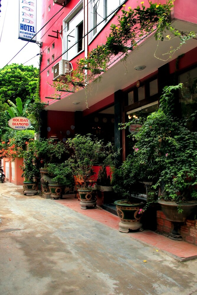 Holiday Diamond Hotel
