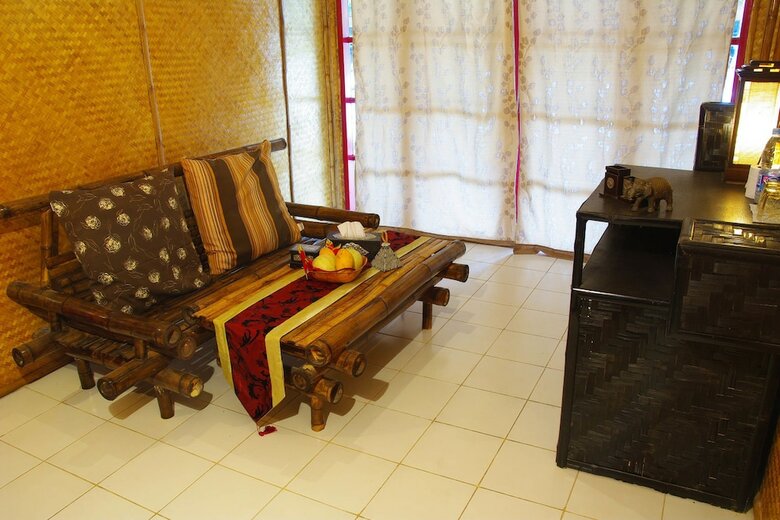 Hotel Areeya Phuree Resort
